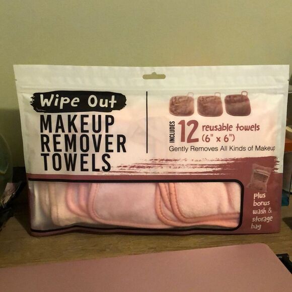 Wipe out makeup remover towels - Picture 1 of 7